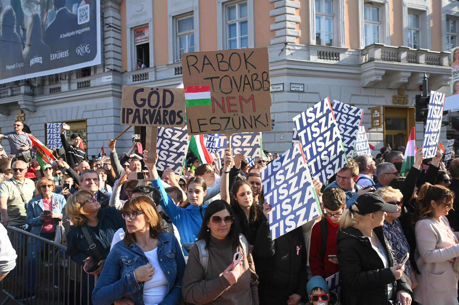 Évfordulós tizenkét pont