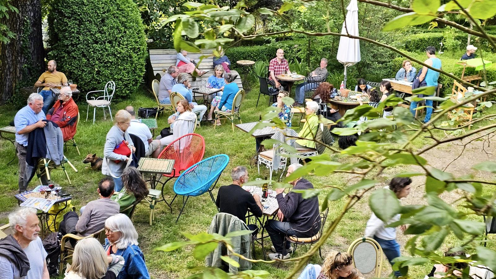 A „mentőcsónak” a pénzügyi nehézségek ellenére fogadja a vendégeket