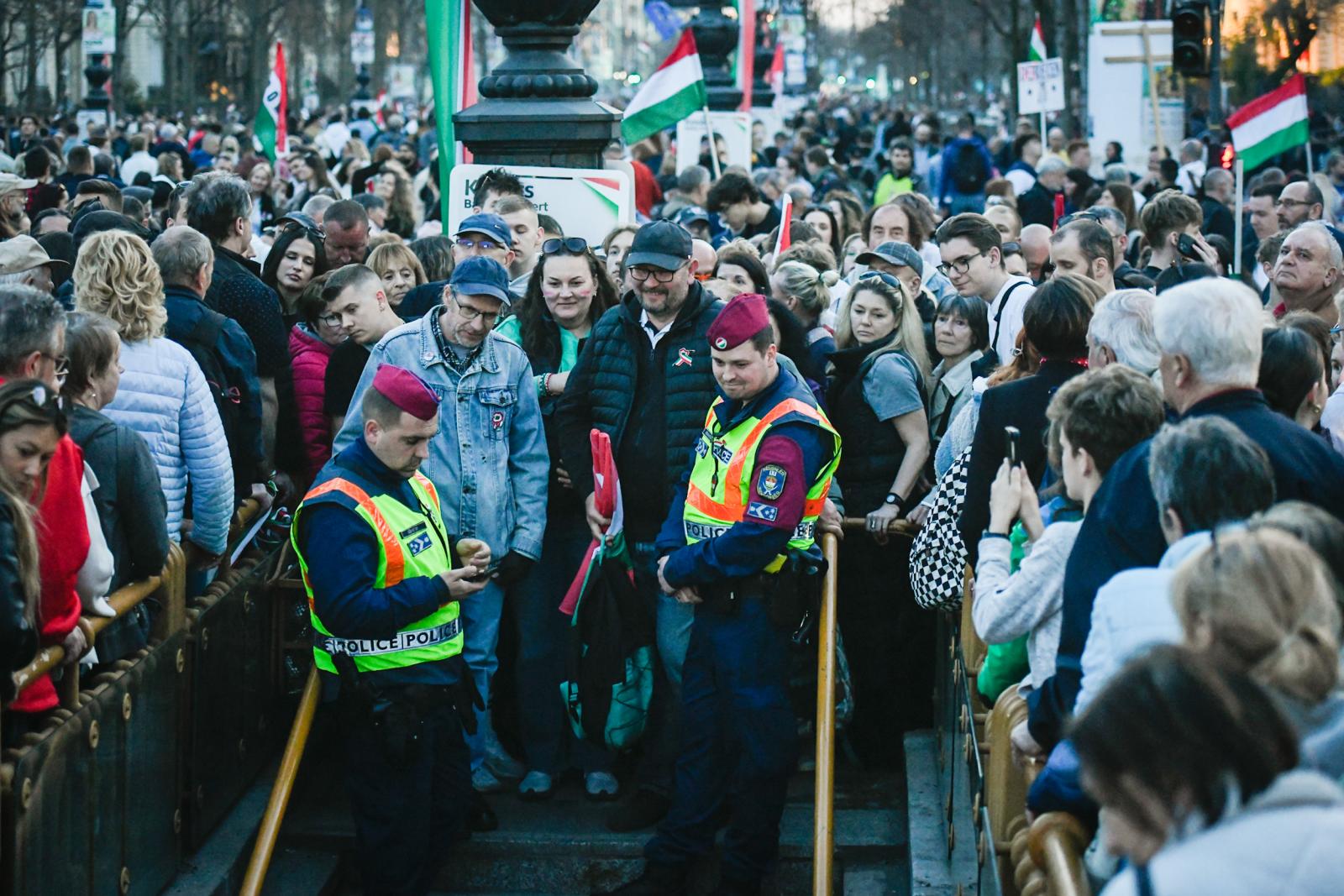 Válaszolt a BRFK, 32 embert igazoltattak a március 15-i gyűléseken