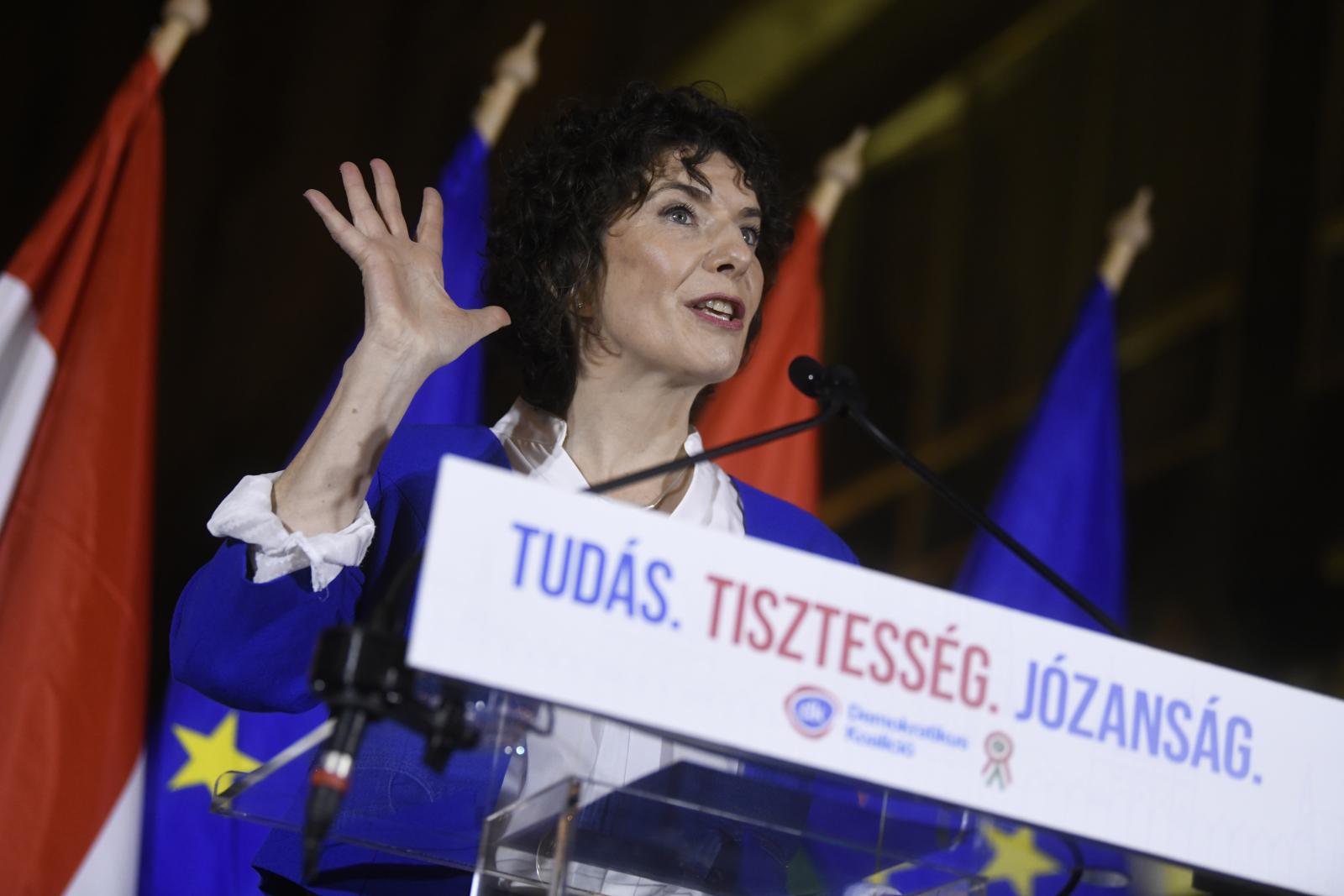 Listavezetői vitát kezdeményez Dobrev Klára, Orbán Viktort, Magyar Pétert, Toroczkai Lászlót és Nagy Dávidot is várja