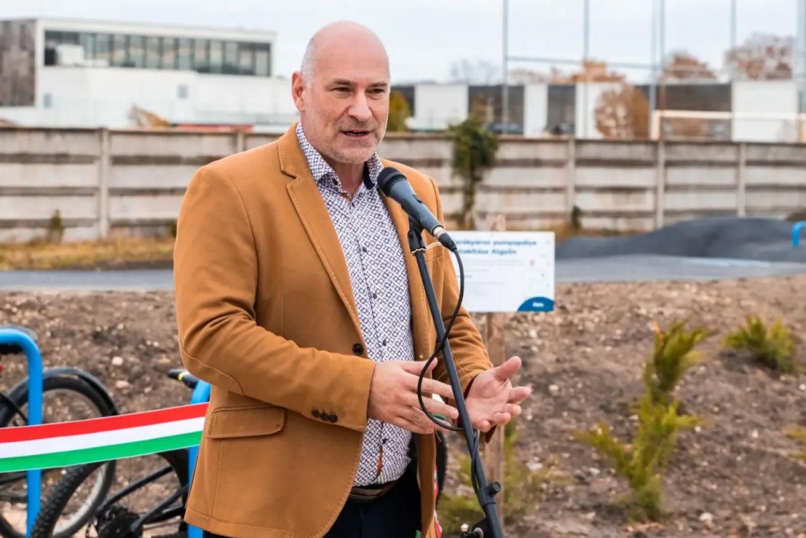 Algyő polgármestere: Nettó hazaárulásnak tartom ezt a riogatást