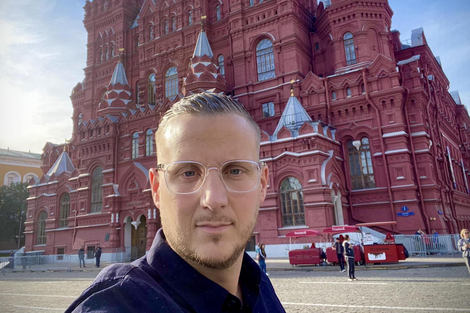 Oroszbarát propaganda készítése és publikálása miatt szankcionált az EU két orosz állampolgárt, valamint egy brit és egy francia bloggert