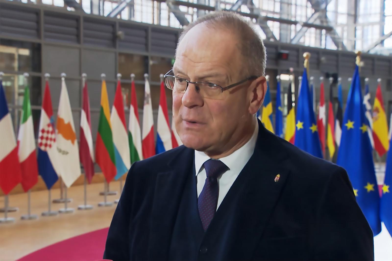 Navracsics Tibor nem ment el a Békemenetre, miután feltette magának a kérdést, hogy a párthoz, vagy a választóihoz legyen hűséges