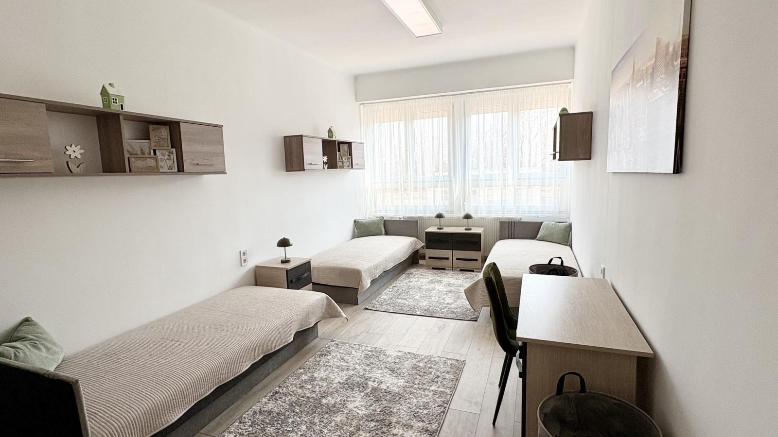 Átadták, csak éppen gyerek nincs a nyolc férőhelyes új szolnoki Kis Darázs lakásotthonban