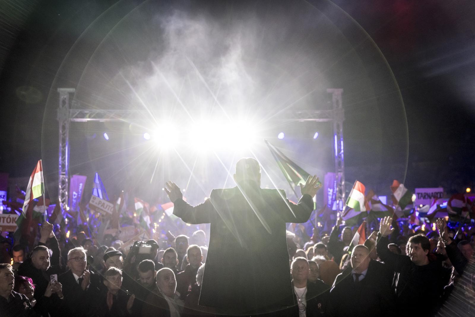 Orbán Viktor Egerben: Ukrajna, Ukrajna, háború, háború