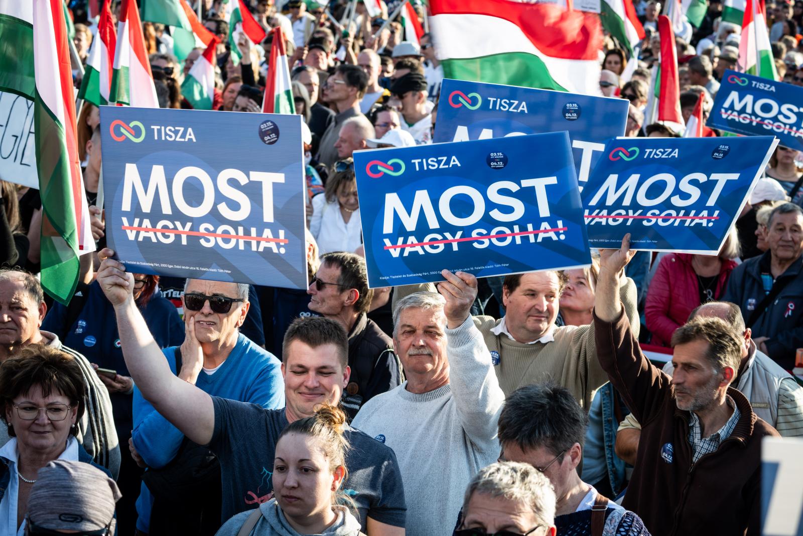 21 Kutatóközpont: Csupán 14 százalék a Fidesz támogatottsága a 30 év alattiak körében, de a harmincasoknál sem áll sokkal jobban a kormánypárt