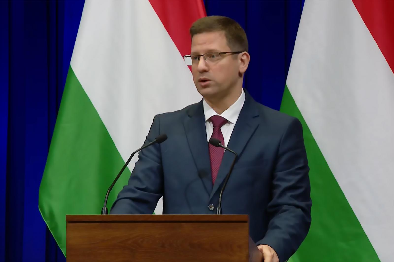 Gulyás Gergely szerint semmilyen orosz beavatkozást nem látni a parlamenti választásba, ukrán beavatkozás van