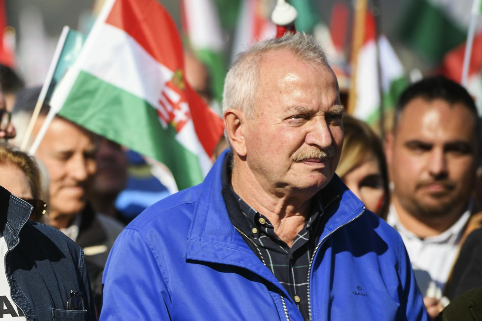 Bencsik András leírta, hogy lendületből pofán verné Magyar Pétert