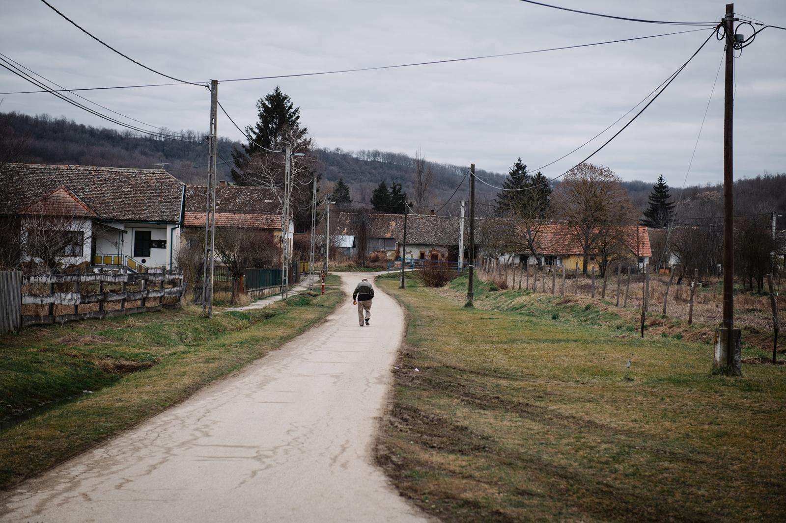 Átrendeződött a magyar társadalom, a Tisza Párt szinte mindegyik csoportban előzi a Fideszt