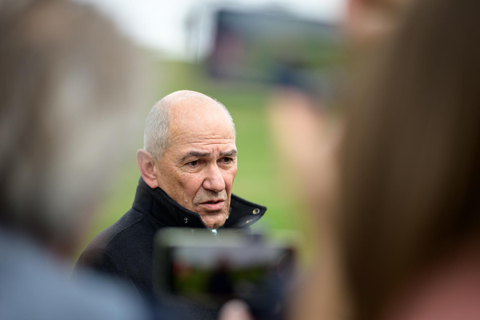 Úgy tűnik, egy hajszállal, de tényleg vereséget szenvedett Orbán Viktor szövetségese Szlovéniában