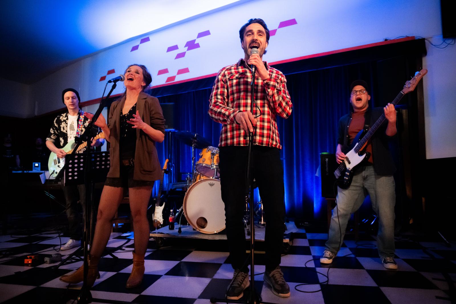 Üstököstől pulykafarmig