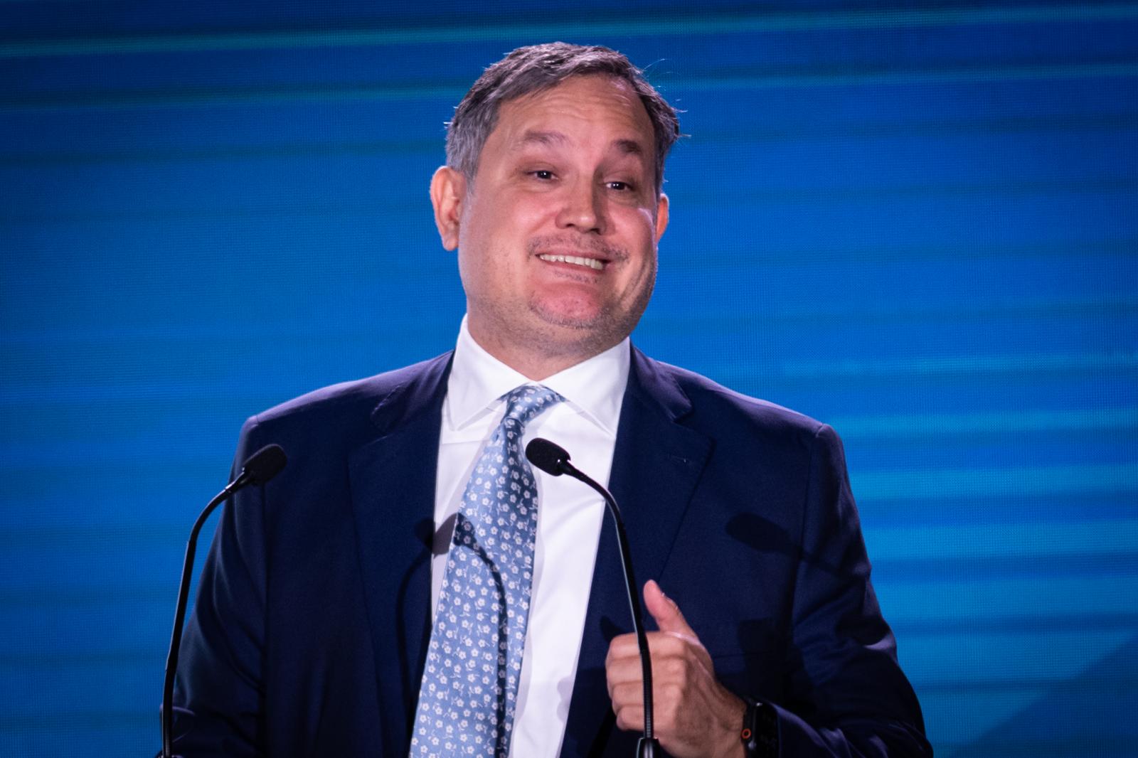 Az összeomlásból kell kirántani az Orbán-kormány költségvetését, parlamenti választás után jöhet a kiigazítás