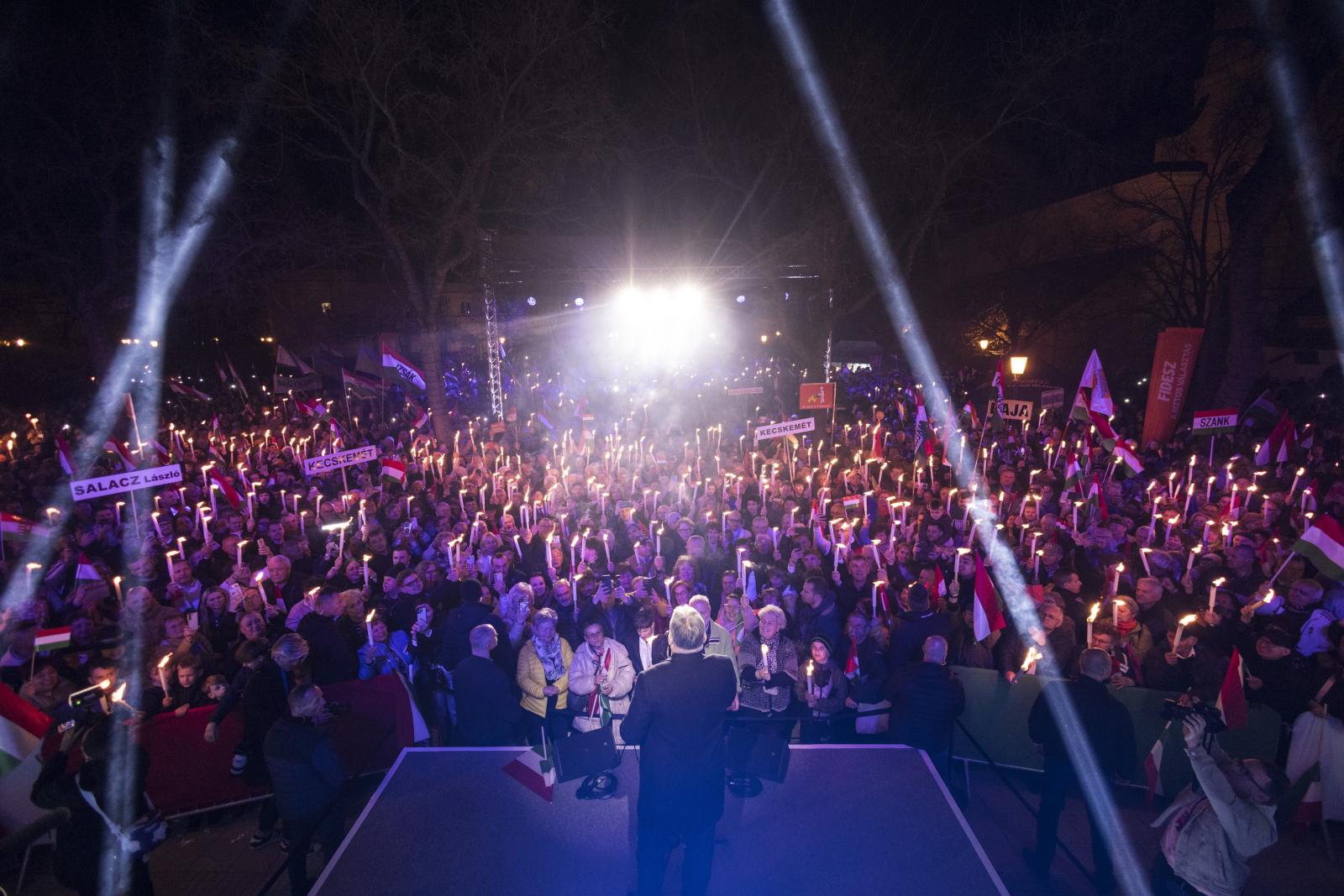 Zúgott a „Mocskos Fidesz” Orbán Viktor kecskeméti gyűlésén is