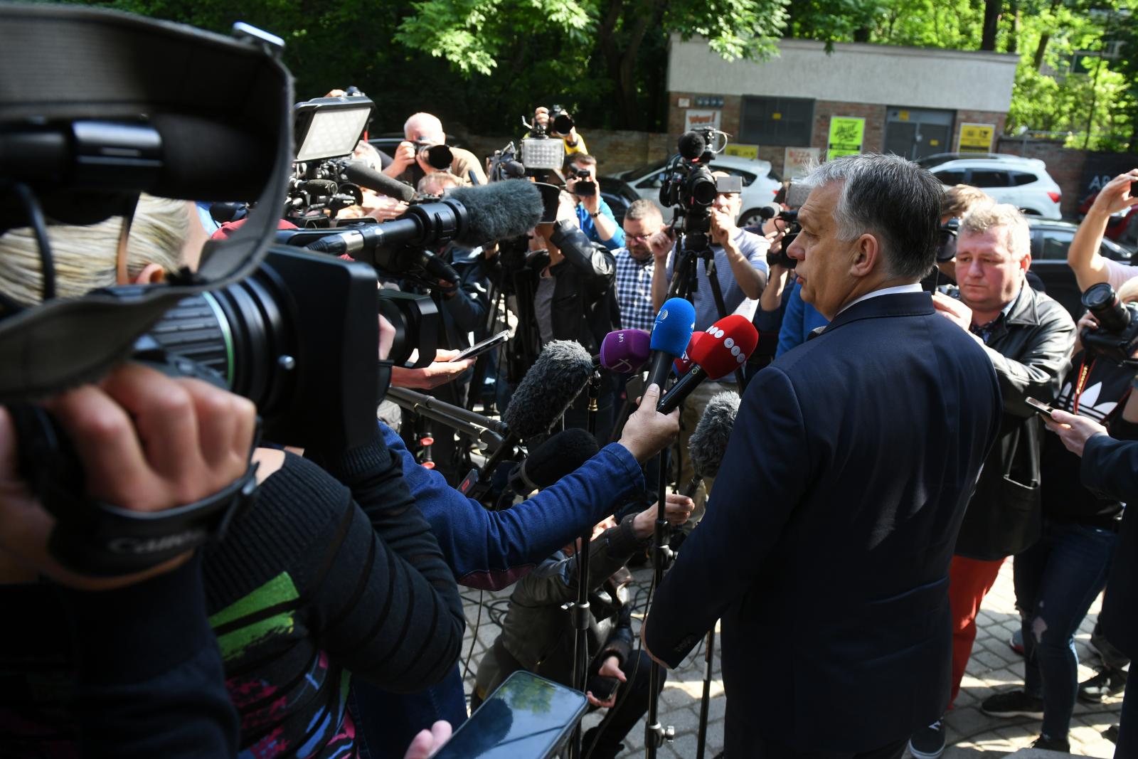 Orbán Viktor pár éve az államközi élet szerves részének nevezte a hírszerzést