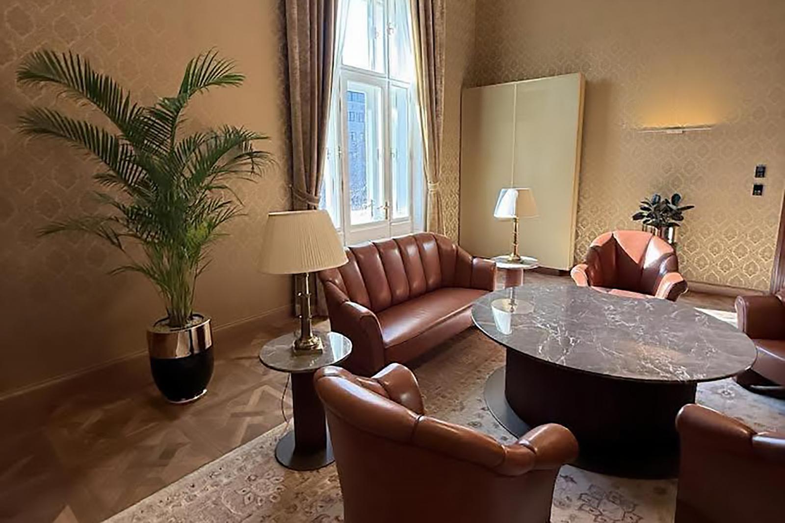 Pompás luxusban szivarozhattak Matolcsyék az MNB-székházban