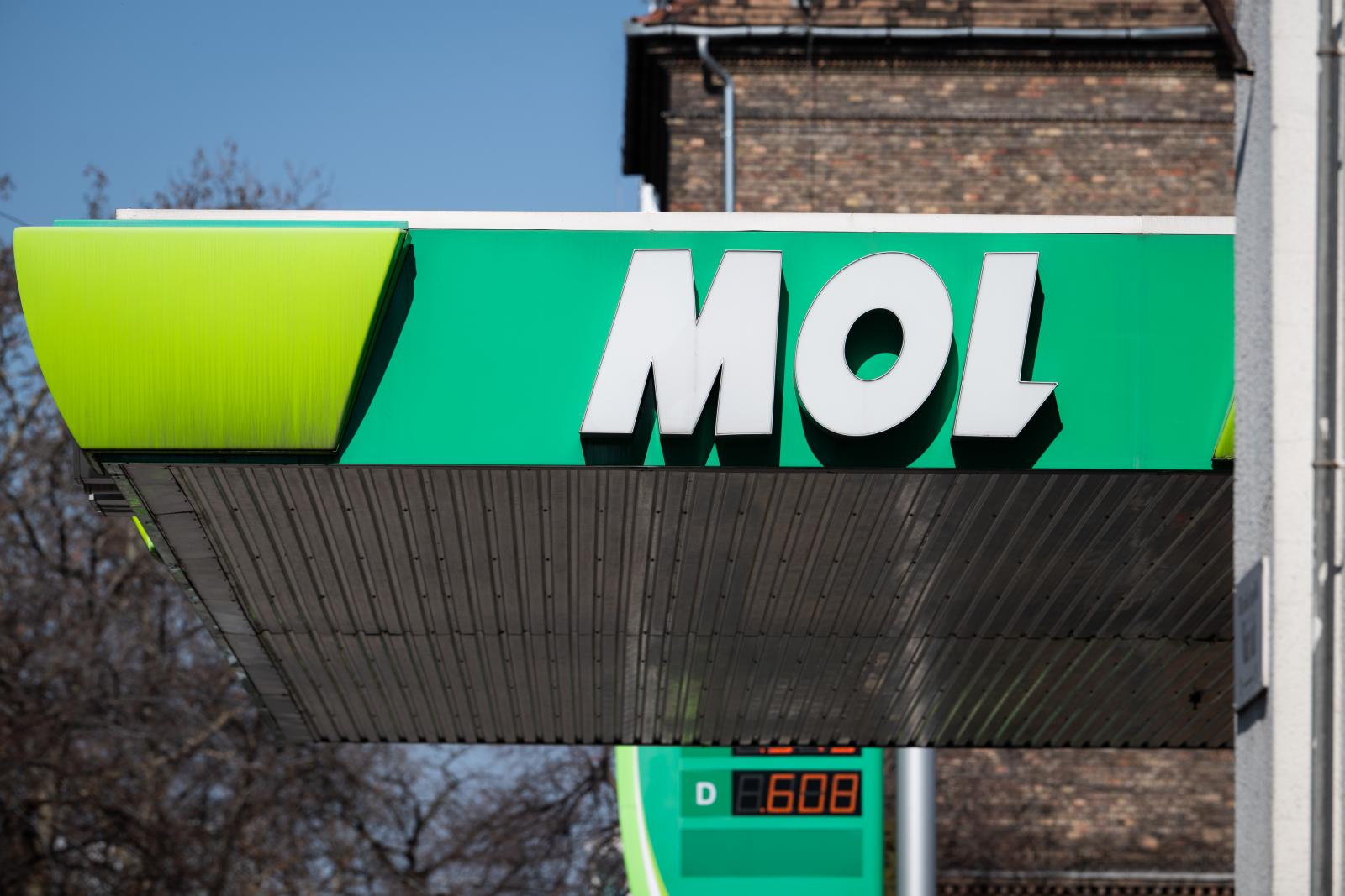 Feljelentés-kiegészítést rendelt el a rendőrség a Molnál felmerült bennfentes kereskedelem gyanúja miatt