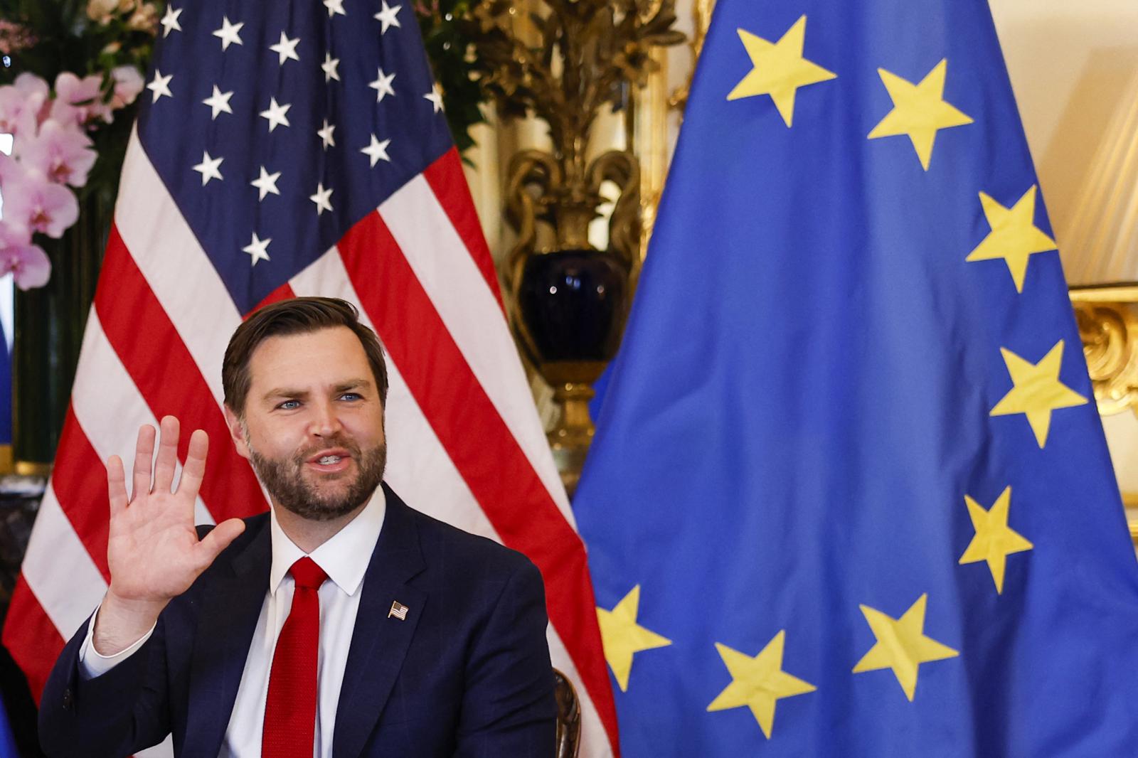 A jelenlegi tervek szerint húsvétkor érkezhet Orbán Viktor kampányát erősíteni az amerikai alelnök