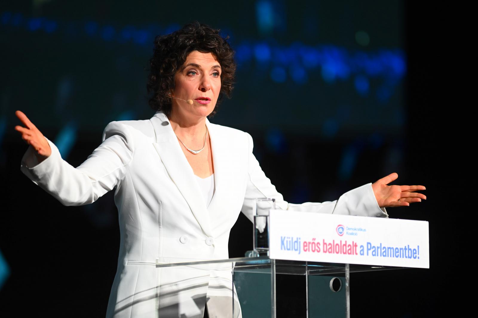 Úgy tűnik, itt a vége, több képviselőjelöltjét is vissza akarja léptetni a Demokratikus Koalíció