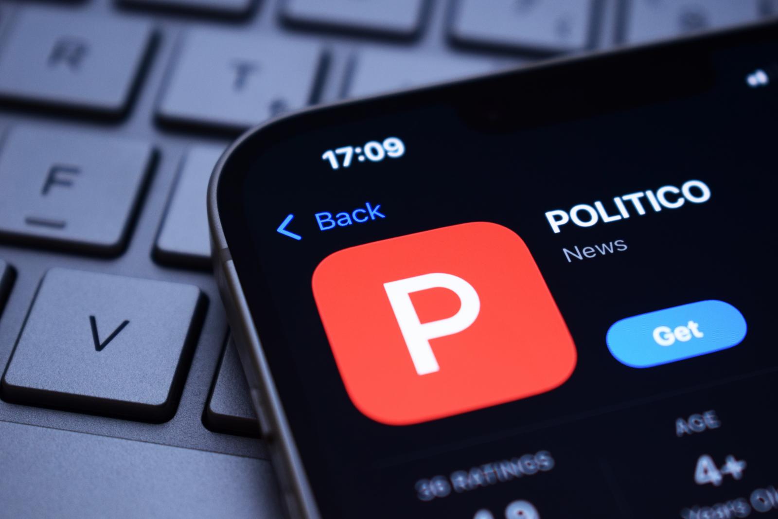 Lehallgatták az egyik riporterét, belső vizsgálatot indít a Politico