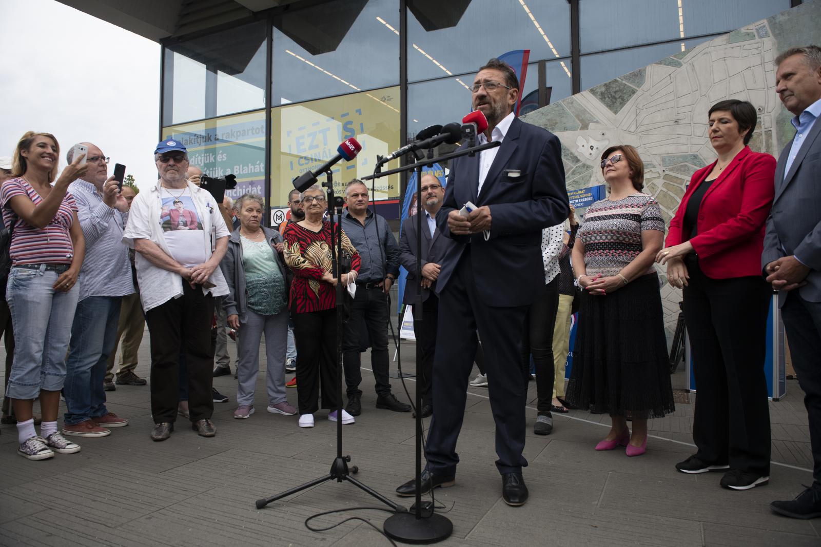 Végig tudta volna csinálni a kampányt Komáromi Zoltán, de a DK elnöksége hozott egy döntést, amivel ő egyetértett