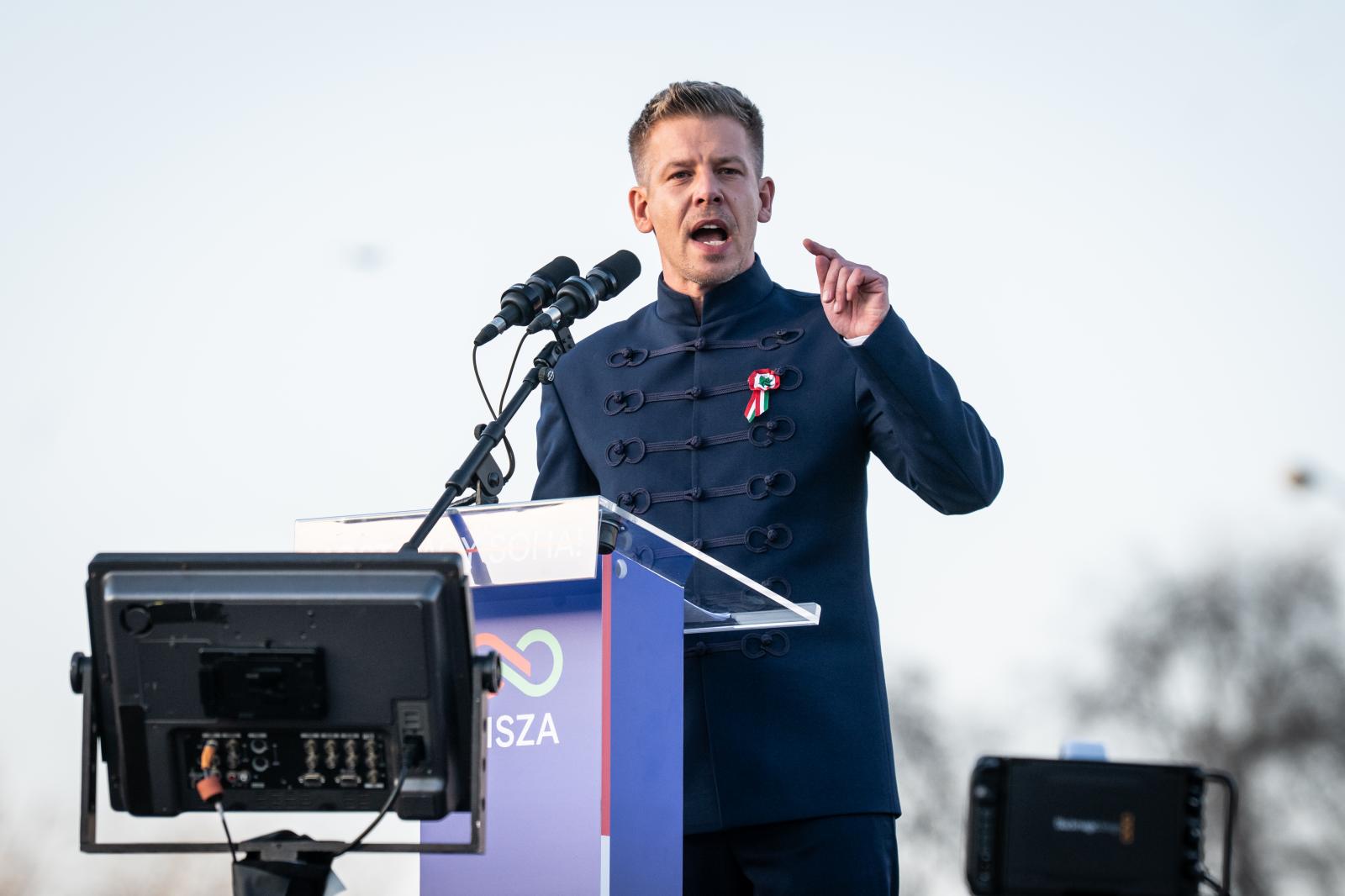 Magyar Péter azt követeli, hogy a legfőbb ügyész indítson eljárást a Tisza Párt bedöntésére irányuló titkosszolgálati művelet miatt