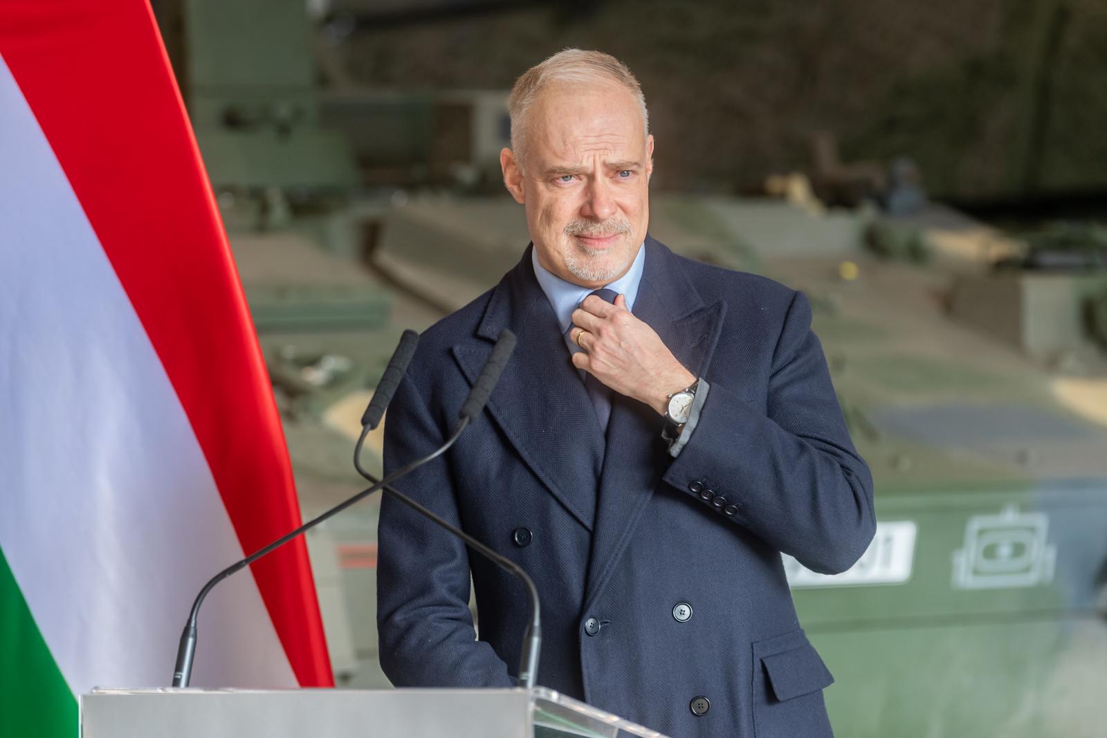 Szalay-Bobrovniczky Kristóf felhívta Szaúd-Arábia védelmi miniszterét