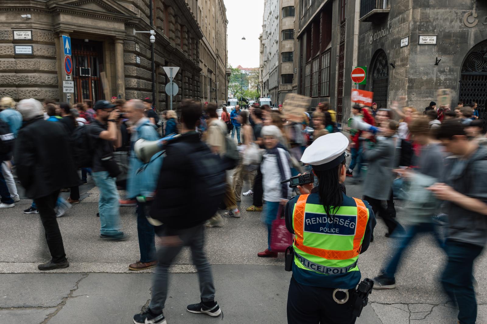 Elmarad az oktatási dolgozók hétfőre bejelentett sztrájkja