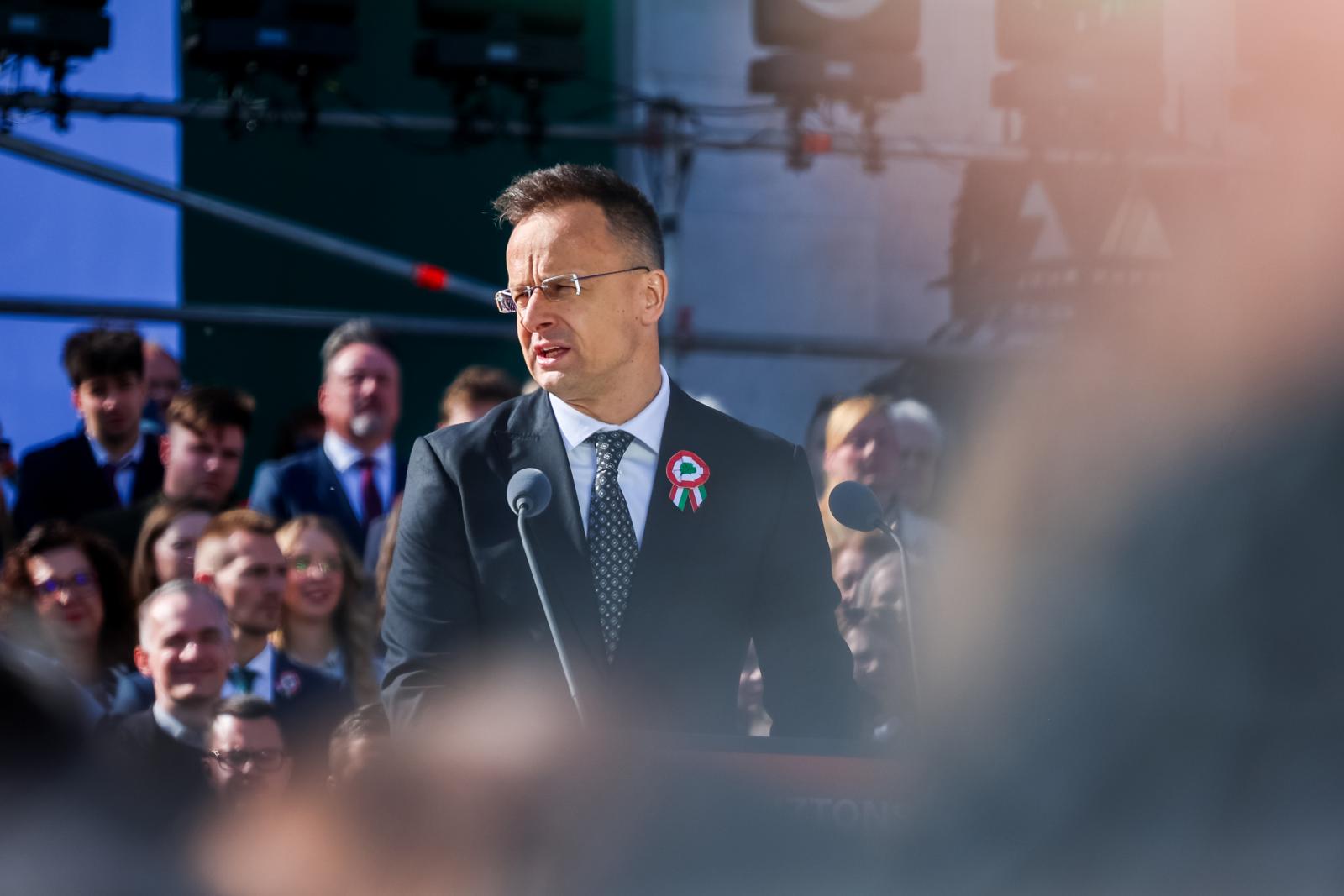 Már több mint 17 ezren követelik Szijjártó Péter azonnali lemondását az aHang petíciójában