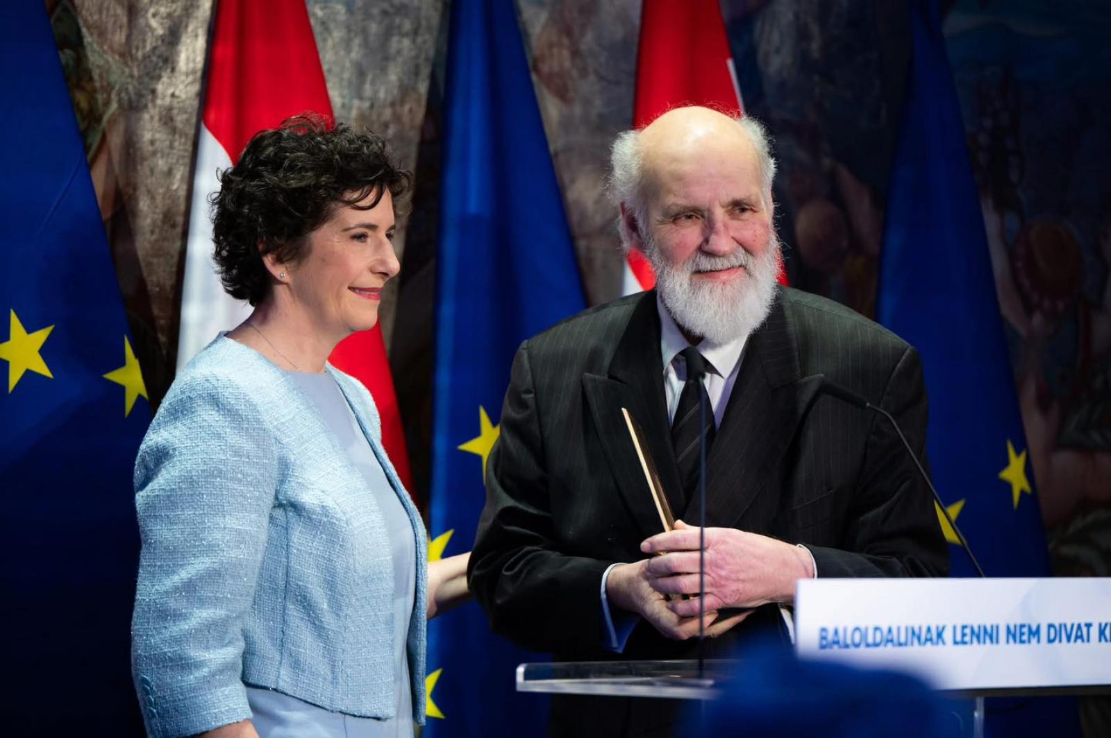 Új törvényben szabályozná a Demokratikus Koalíció a vallásszabadságot, illetve az egyházak jogállását és finanszírozását