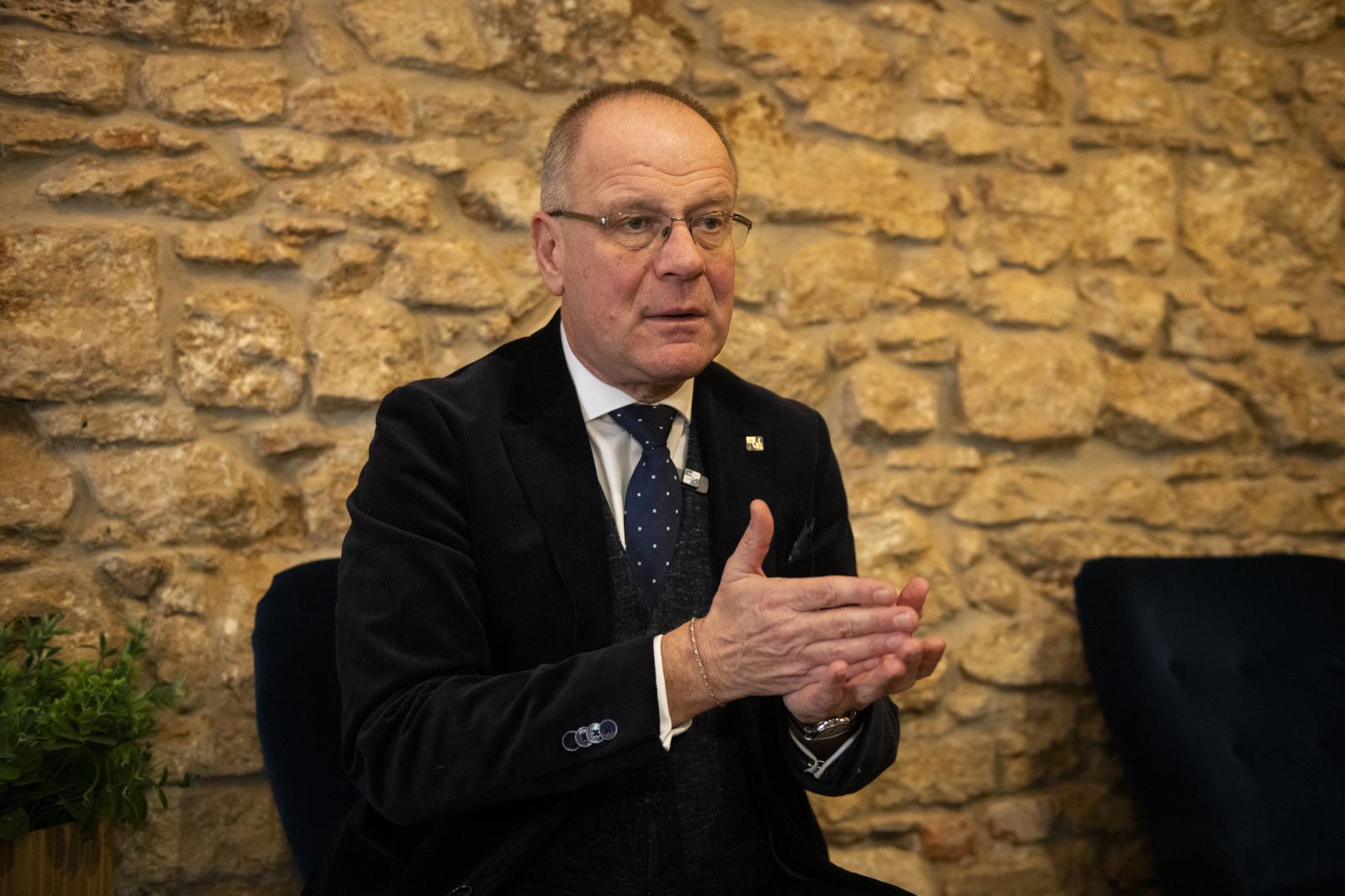 Navracsics Tibor visszavonul a politikától, ha nem nyer egyéniben