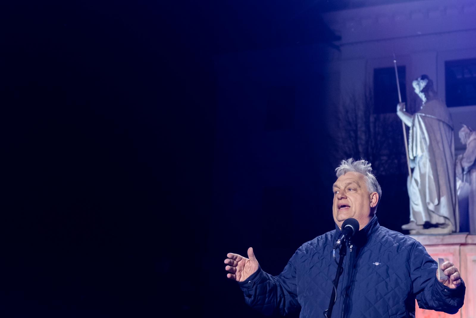 Megszólalt a győri balhéban szereplő fekete sereg vezetője, szerinte őt és a társait is félrevezették Orbán Viktor gyűlése előtt