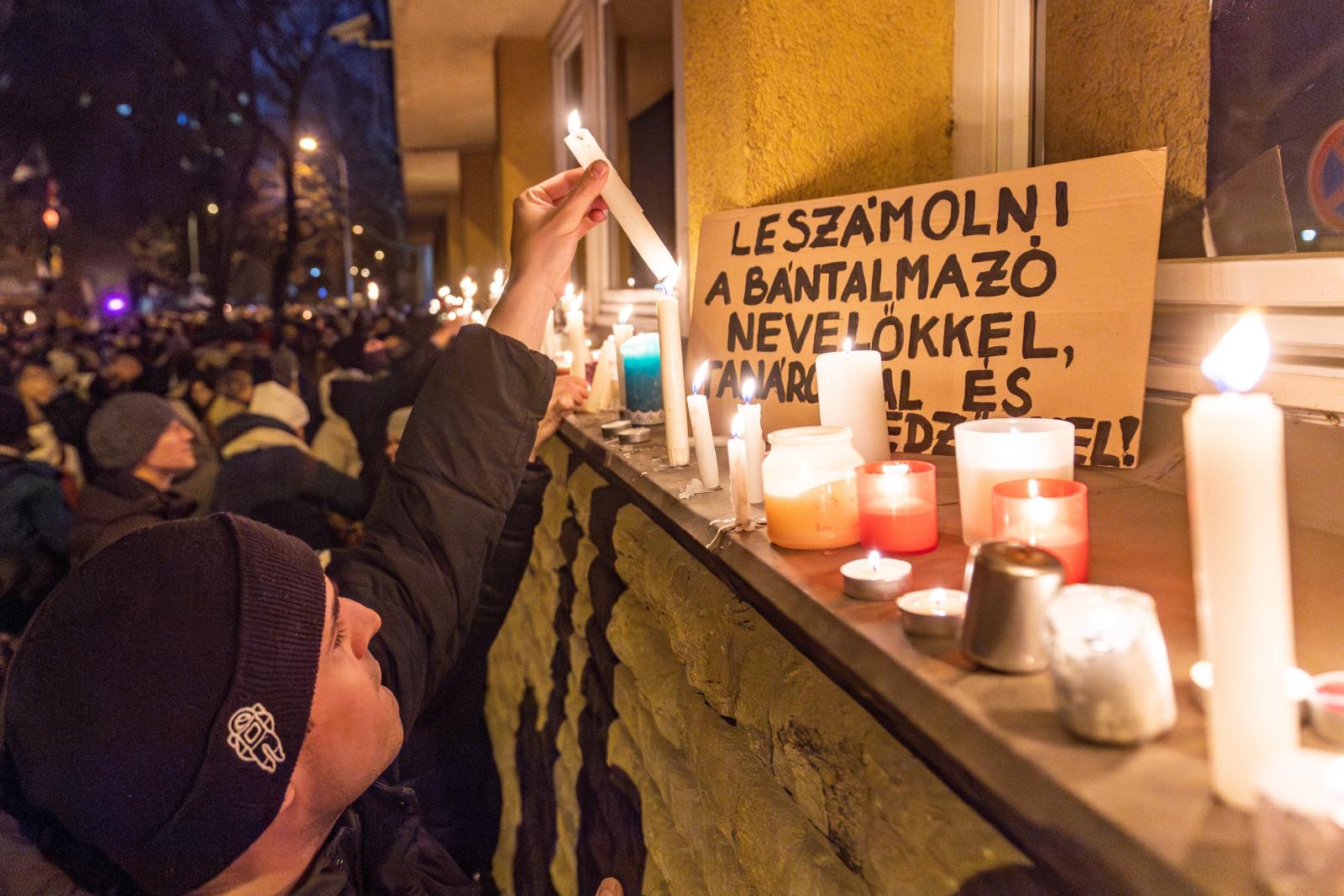 „Amit ma gyerekvédelemnek neveznek, az nem véd, hanem árt”