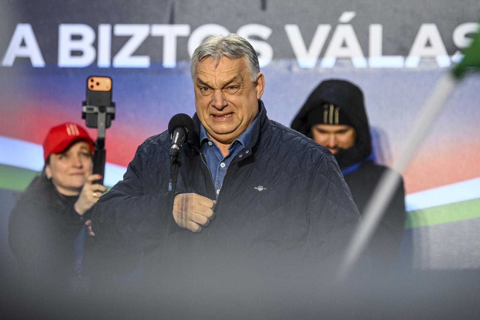 Feljelentést tett a Miniszterelnökség Orbán Viktor közösségi médiás szerződései miatt