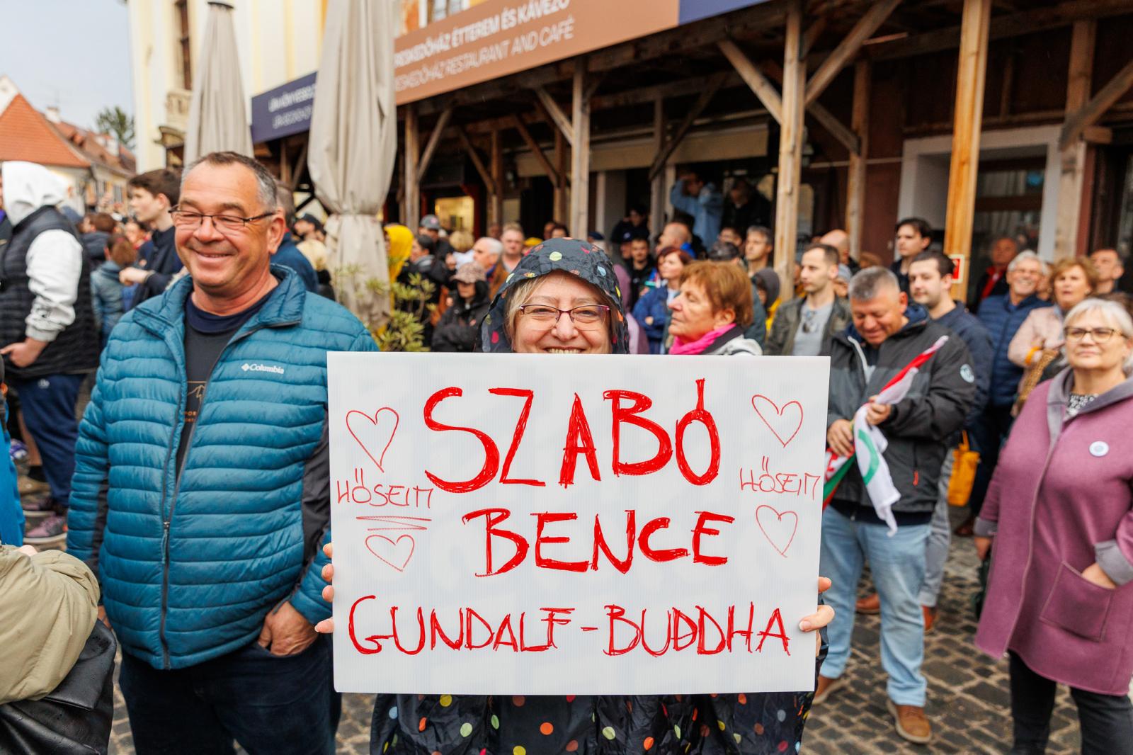 „Ha a Fidesznél lenne bármilyen atombomba, ami megfordíthatja a pártverseny állását, azt nem a választás előtti utolsó pillanatban lőnék el”