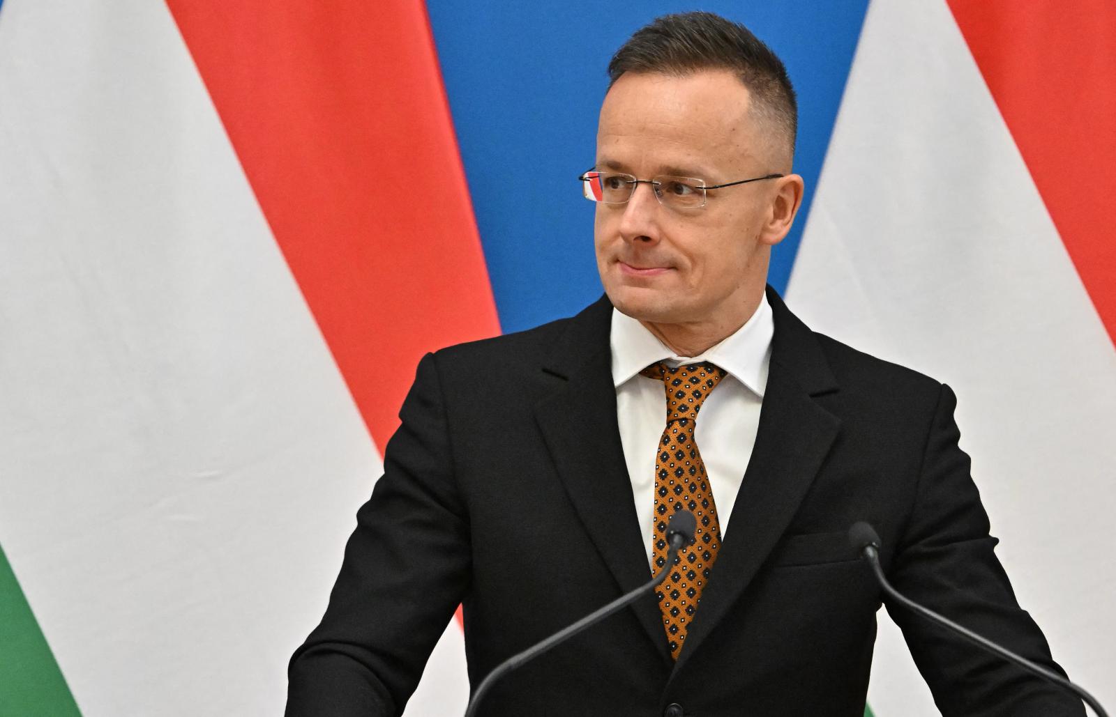 Jól járt a debreceni akkumulátorgyárral Szijjártó Péter egykori futsaltársa