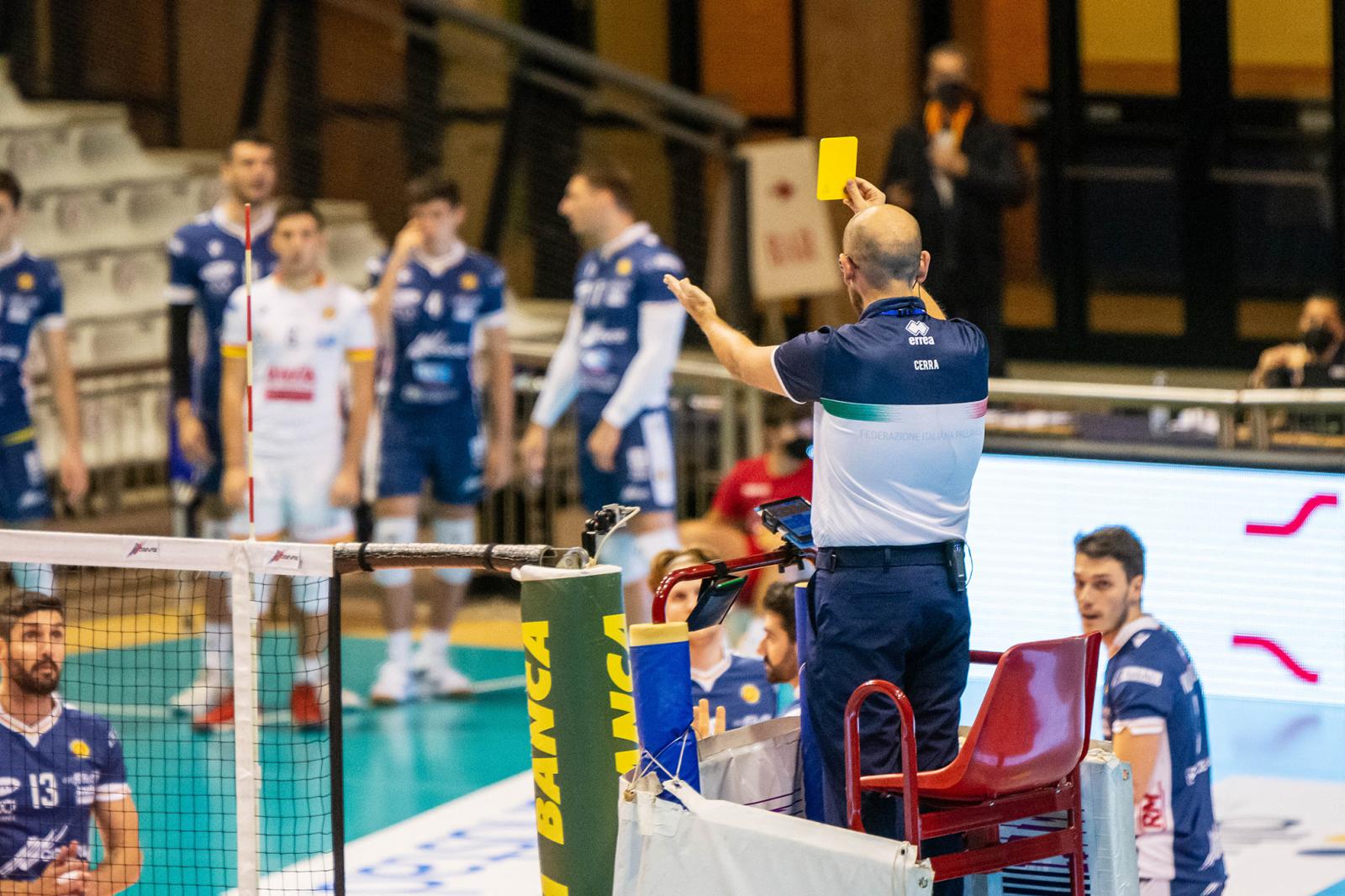 Van tizenkét dühös bíró, a Magyar Röplabda Szövetség feltűnően ideges