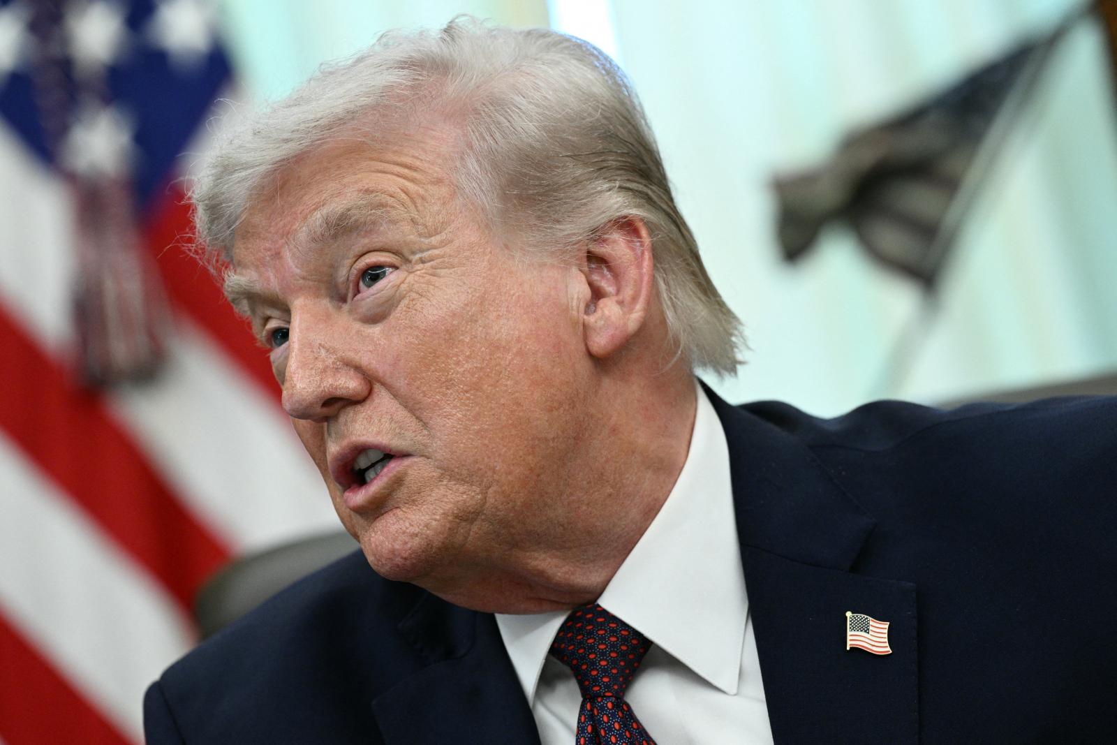 Donald Trump azon gondolkodik, hogy kilépteti az Egyesült Államokat a NATO-ból