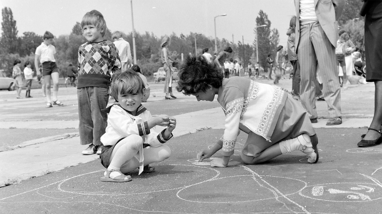 Makó Ágnes: Jobb híján