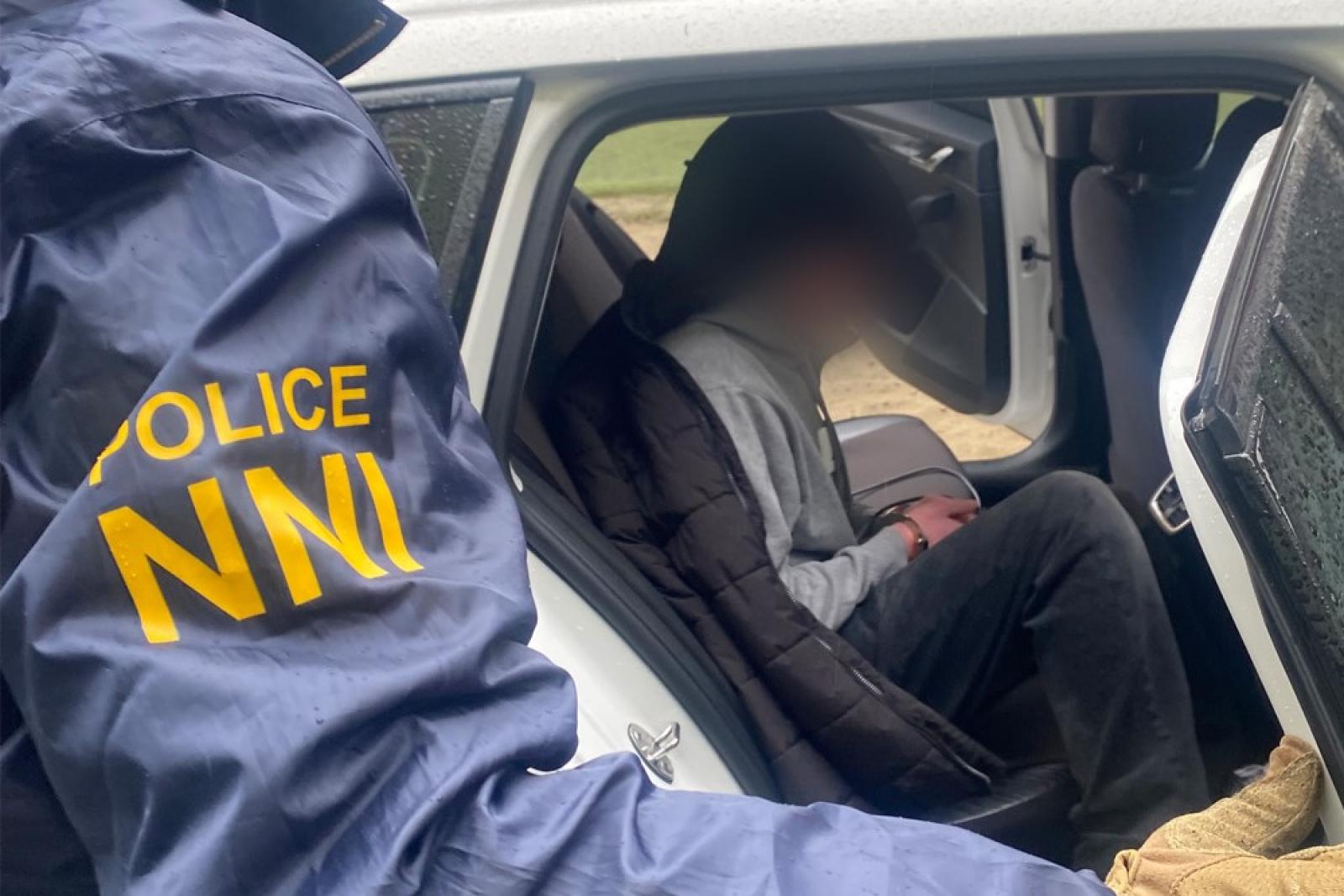 „Lefejezek embereket, fejbe lövök mindenkit” – Iskolai mészárlásra készült egy 15 éves budapesti fiú