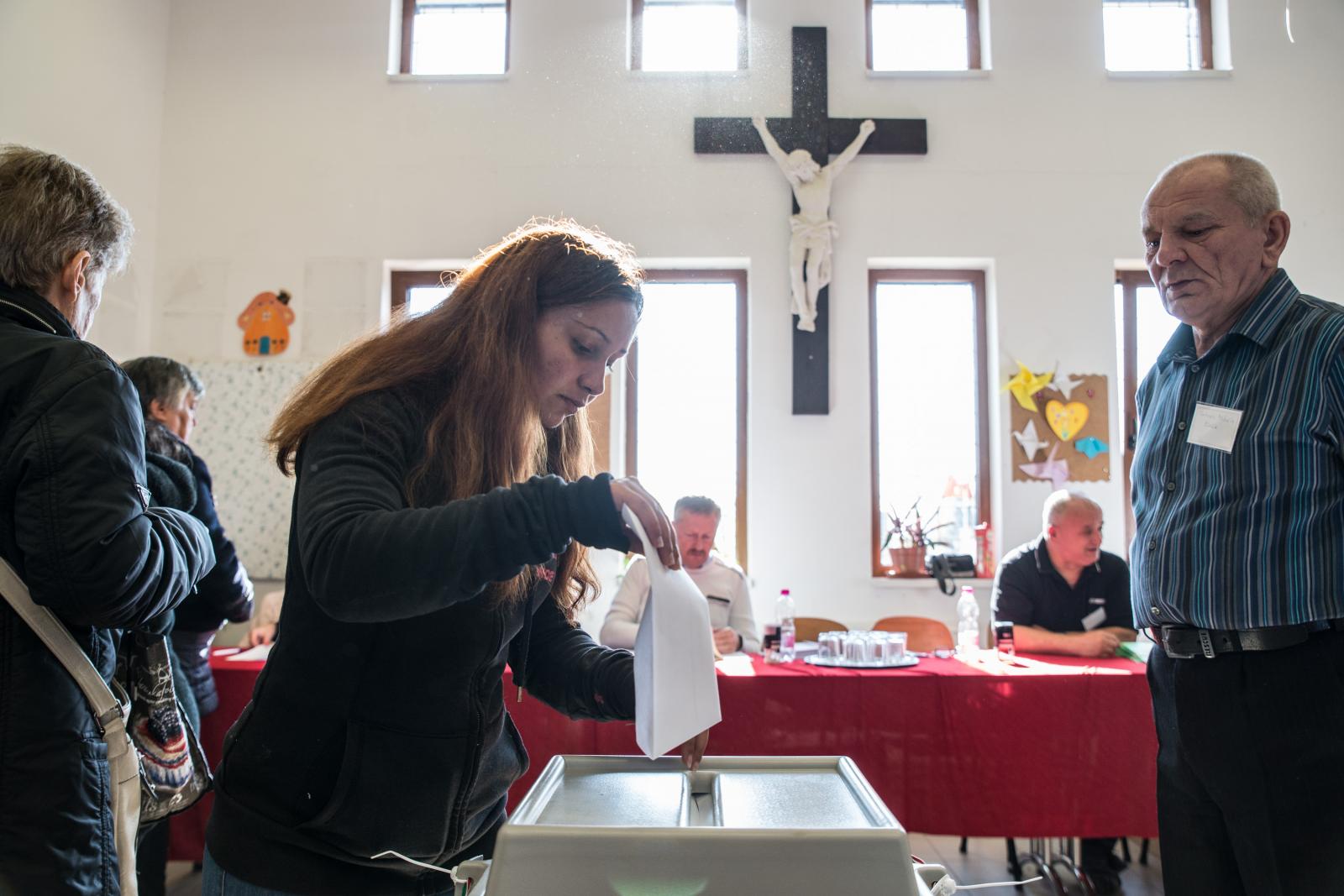 Elkészült a felmérés, a magyarok több mint fele választási csalástól tart április 12-én, ötből négyen titkos külföldi beavatkozásra gyanakszanak