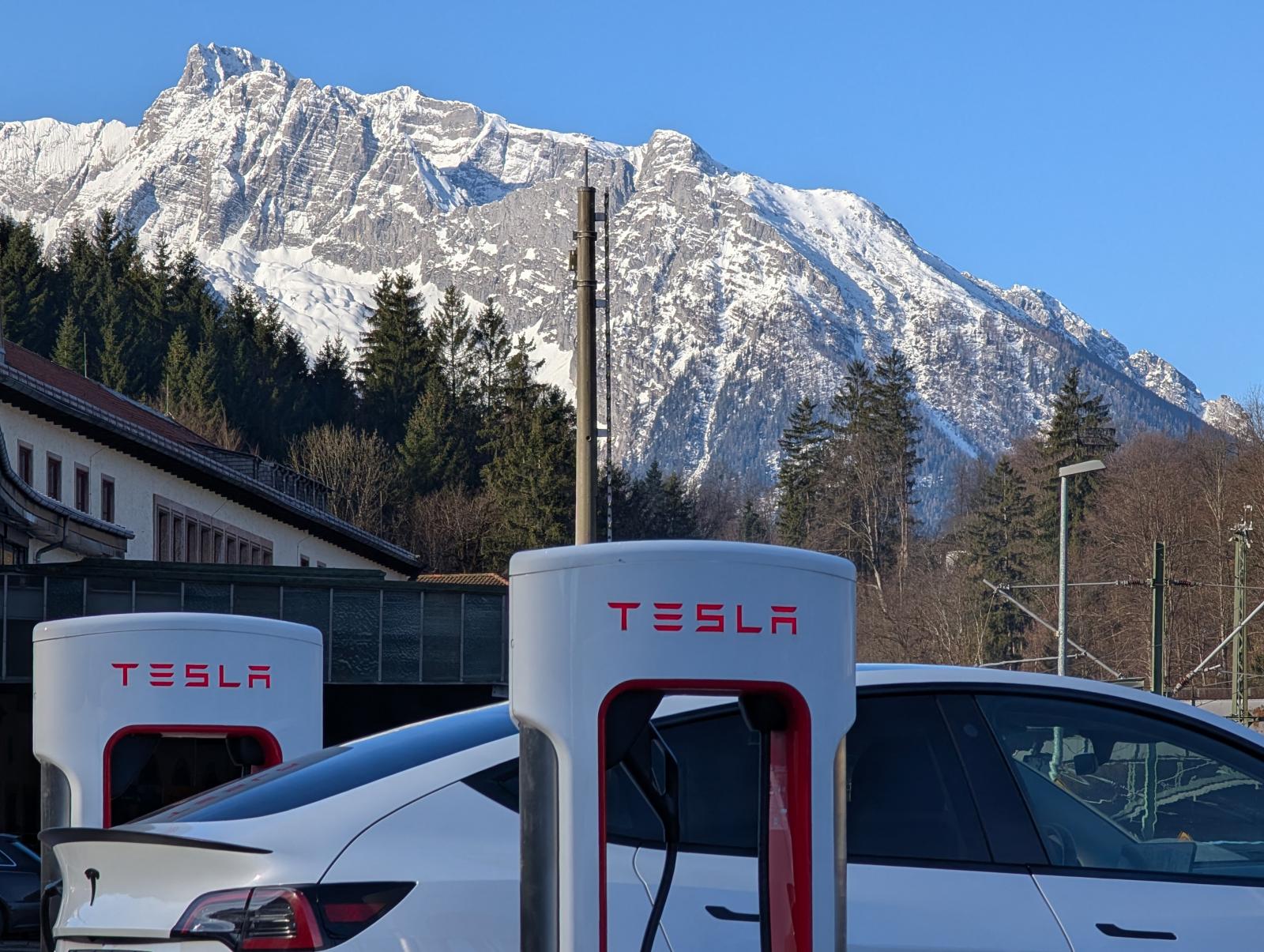 Lavina sodort el egy szlovák férfit az osztrák Alpokban