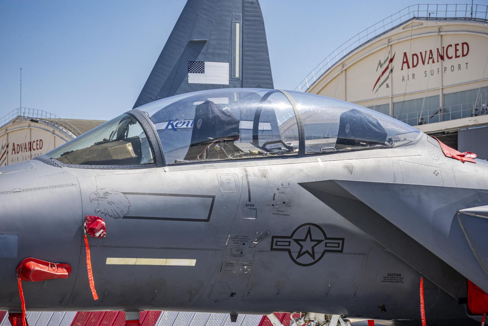 Élve hozták ki Iránból a lelőtt amerikai F-15-ös második pilótáját is