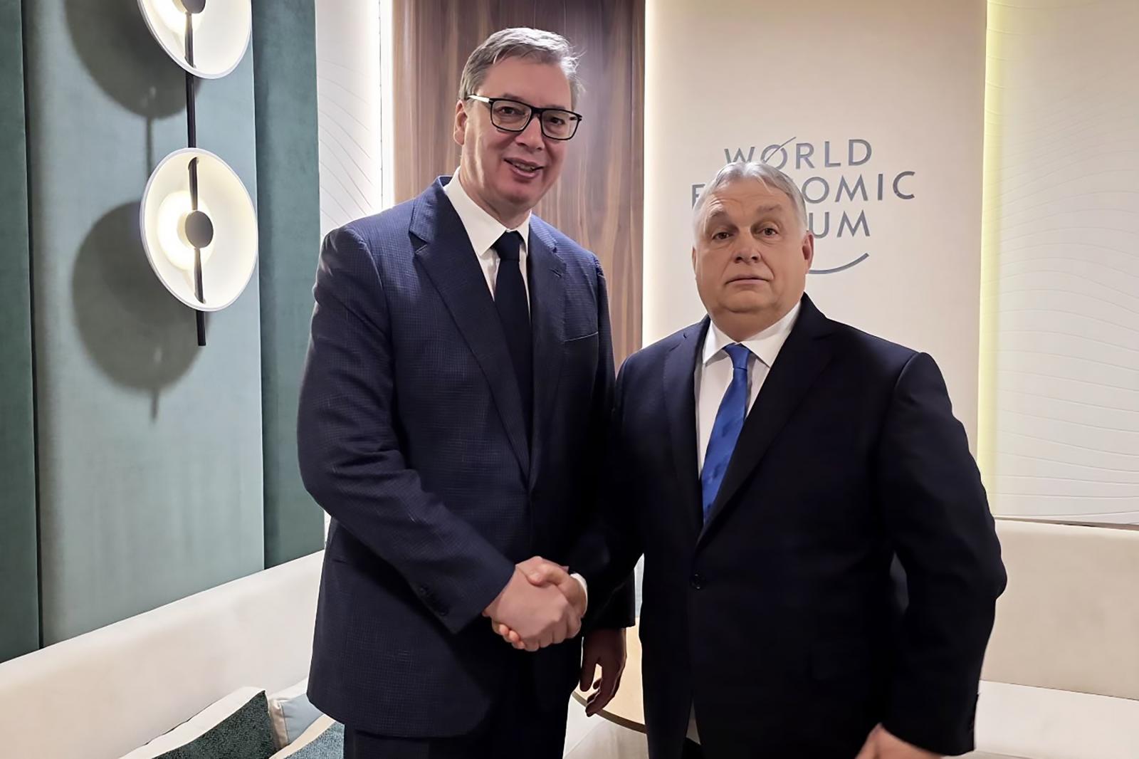 Aleksandar Vučić szerint robbanóanyagot találtak a Török Áramlat földgázvezeték közelében, Orbán Viktor összehívta a védelmi tanács rendkívüli ülését