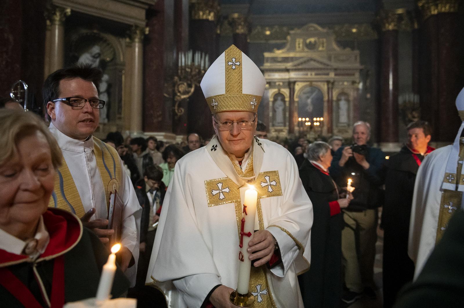 Üzenetben fordult a katolikus hívőkhöz a súlyos betegségből felépülő Erdő Péter