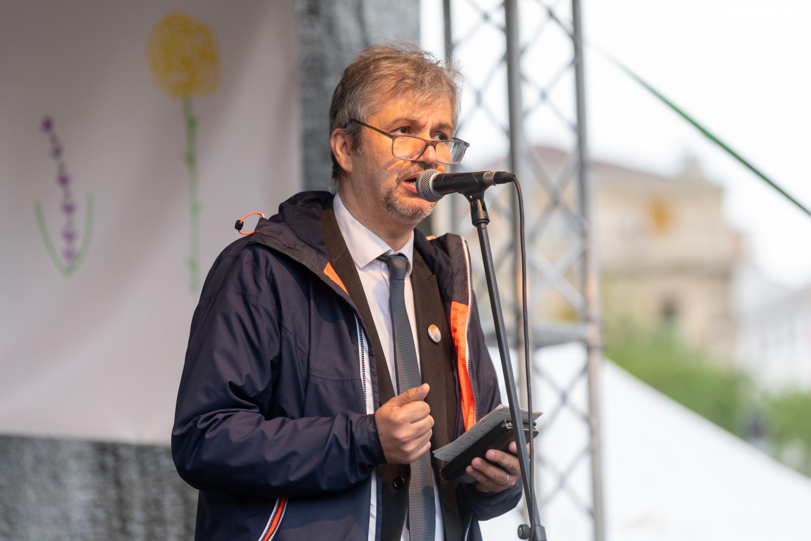 Hadházy Ákos: Hetvenezer forintért fél év helyett öt nap a várólista a Debreceni Egyetem bőrgyógyászatán