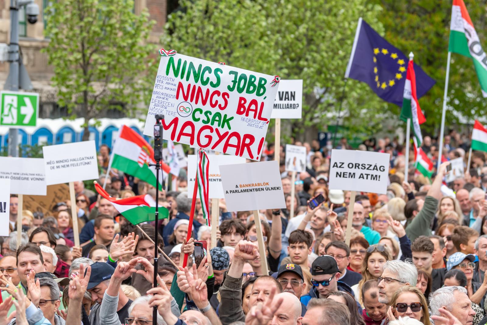 A Batthyány téren és a rakparton tartja az eredményváró rendezvényét a Tisza Párt