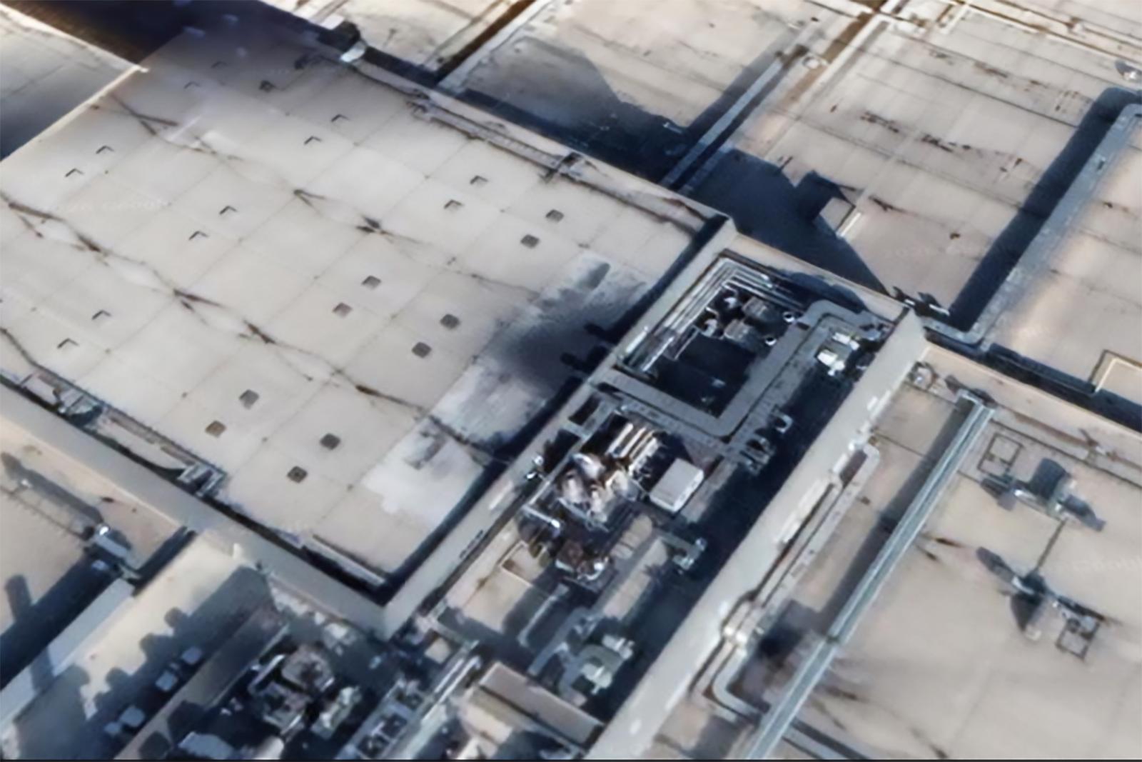 Durva fotók szivárogtak ki, halmokban állt a fekete por az álmennyezet felett a gödi Samsung-gyárban