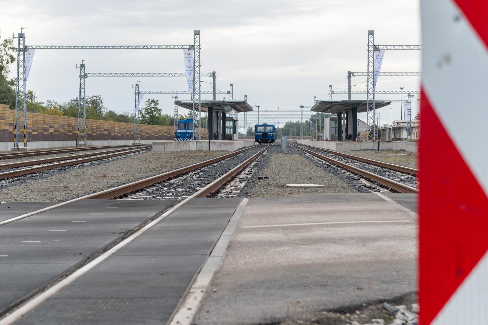 Mészáros Lőrincék is jelezték, hogy problémák vannak az építőanyaggal, amit a Budapest-Belgrád vasútvonal felújításához vitt Orbán Győző bányacége
