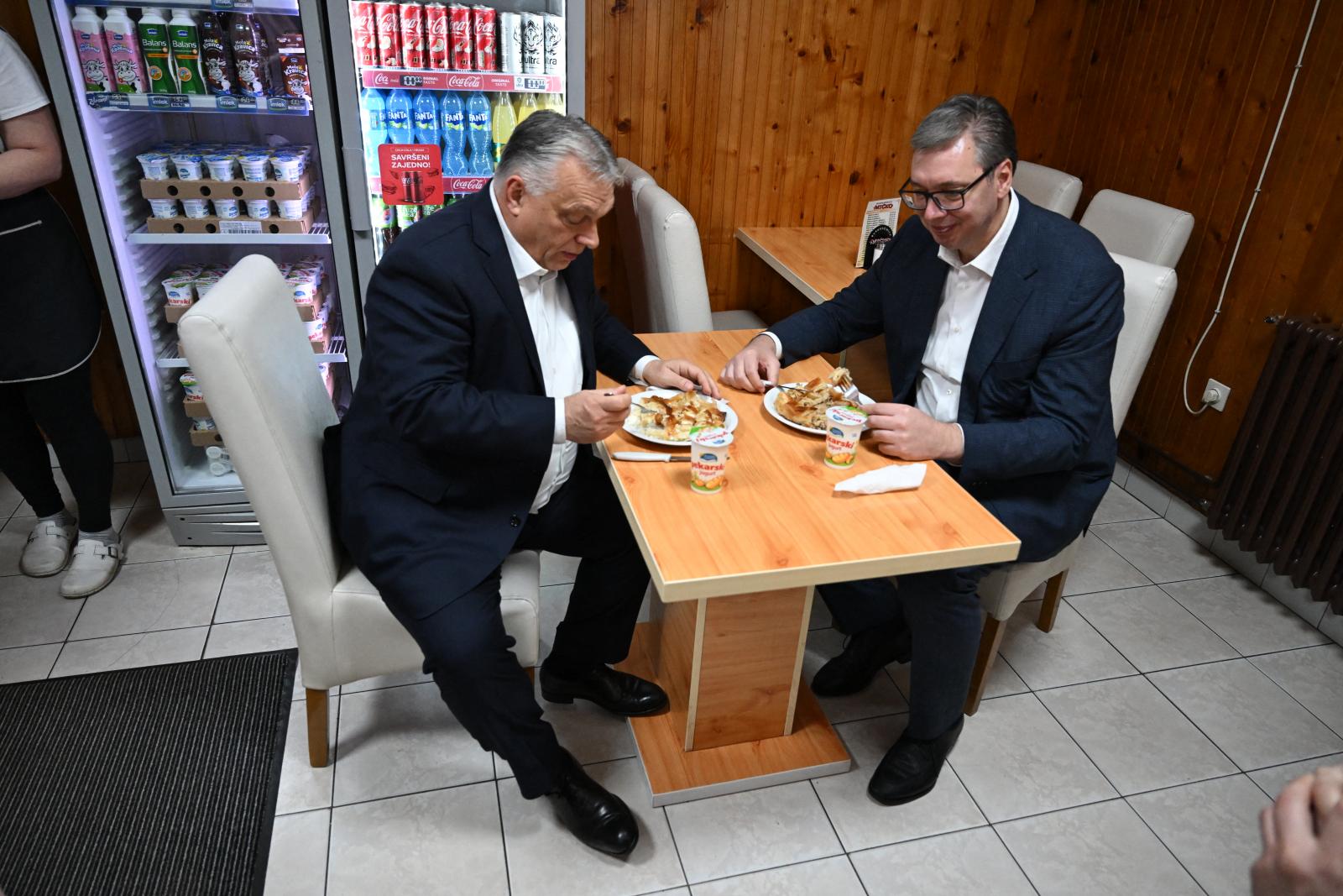 „A gázvezeték-dráma úgy néz ki, mint egy átmulatott éjszaka eredménye, ahol Vučić és Orbán, a hatalom elvesztése miatti bánatát próbálta orvosolni”