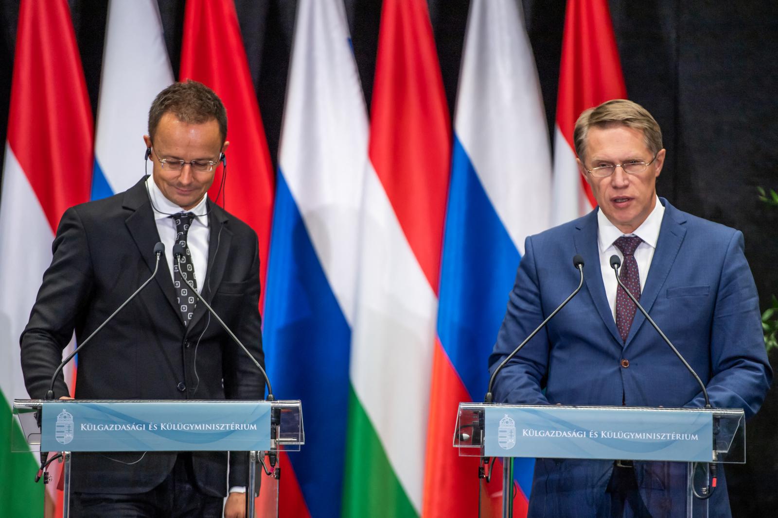 Politico: Az Orbán-kormány titokban kötött egy 12 pontos együttműködési megállapodást a Putyin-rezsimmel